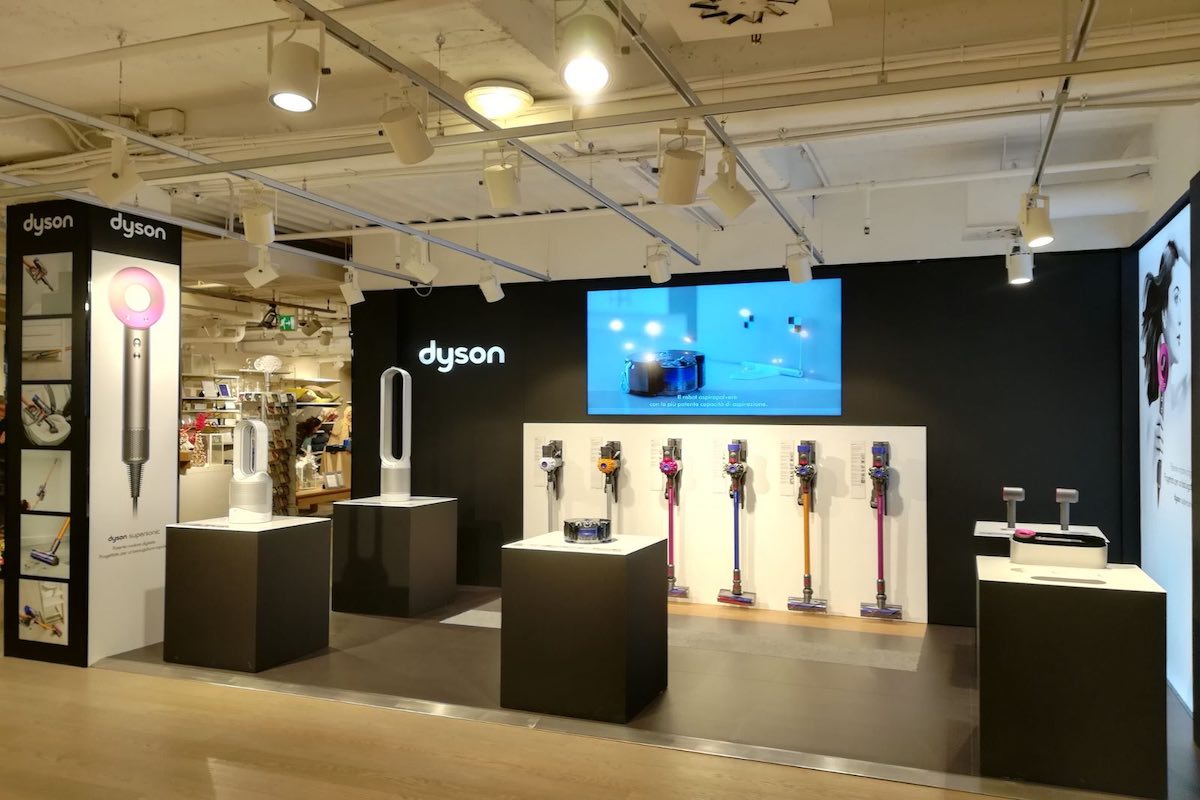 Esempio di materiali pop con Hostess e Promoter per Dyson